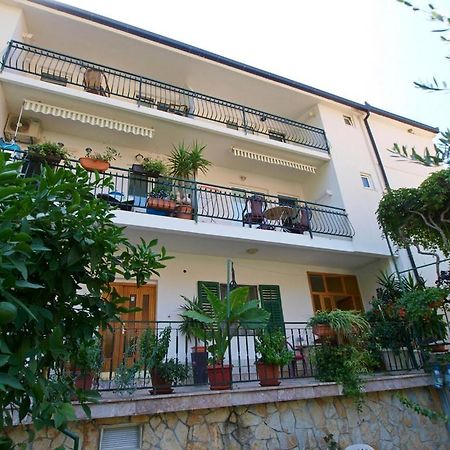 Apartmani Danica กราดัซ ภายนอก รูปภาพ